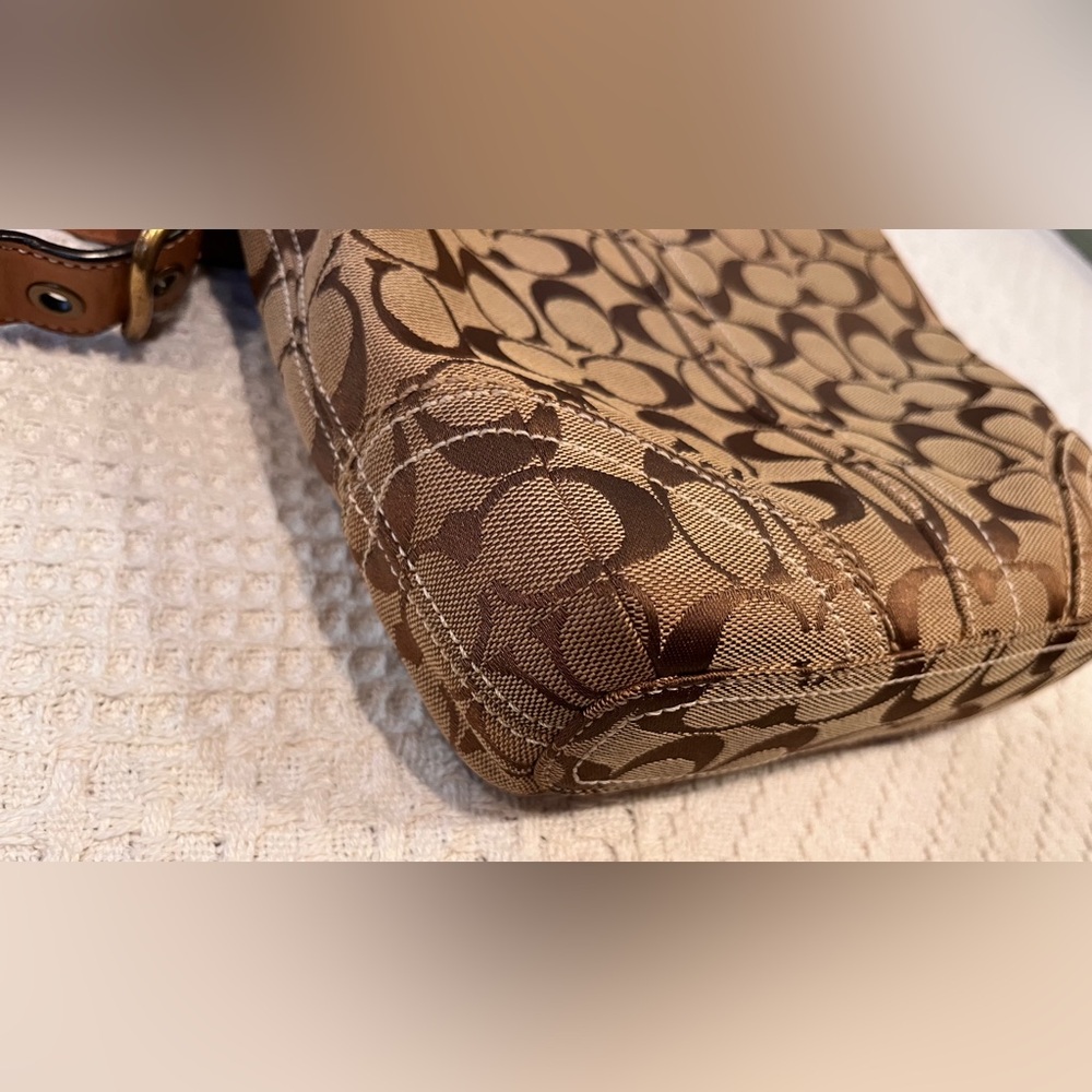 Vintage Coach Signature Jacquard Canvas Crossbody Brown Leather Trim and Hangtag - Picture 7 of 12